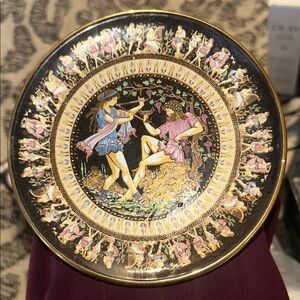 Elegant Black and Gold Ceramic Plate